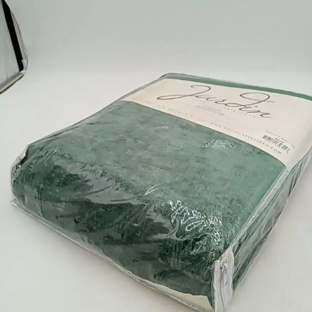 Jardin Chenille Tablecloth Rectangle 66x140 Green Solid Dining Room Traditional